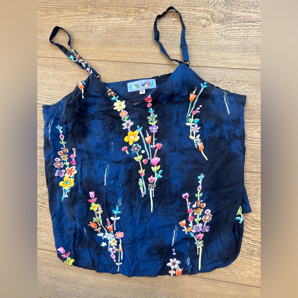 XL Jams World cami top adjustable shoulder strap to the skirt listed. Runs Sm.